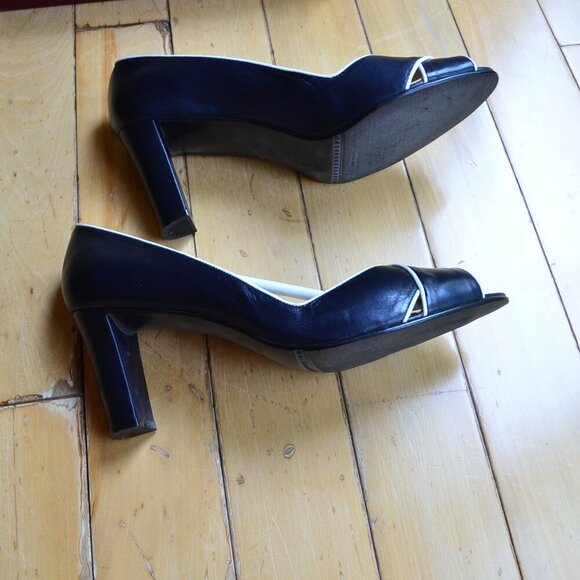 Etienne Aigner Black leather Peep Toe Heels Size 8.5M - Picture 6 of 12